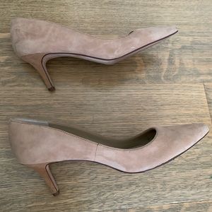 Ann Taylor Tan Suede Pumps